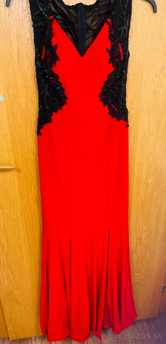 🌟 Predstavujeme vám naše elegantné červené spoločenské šaty