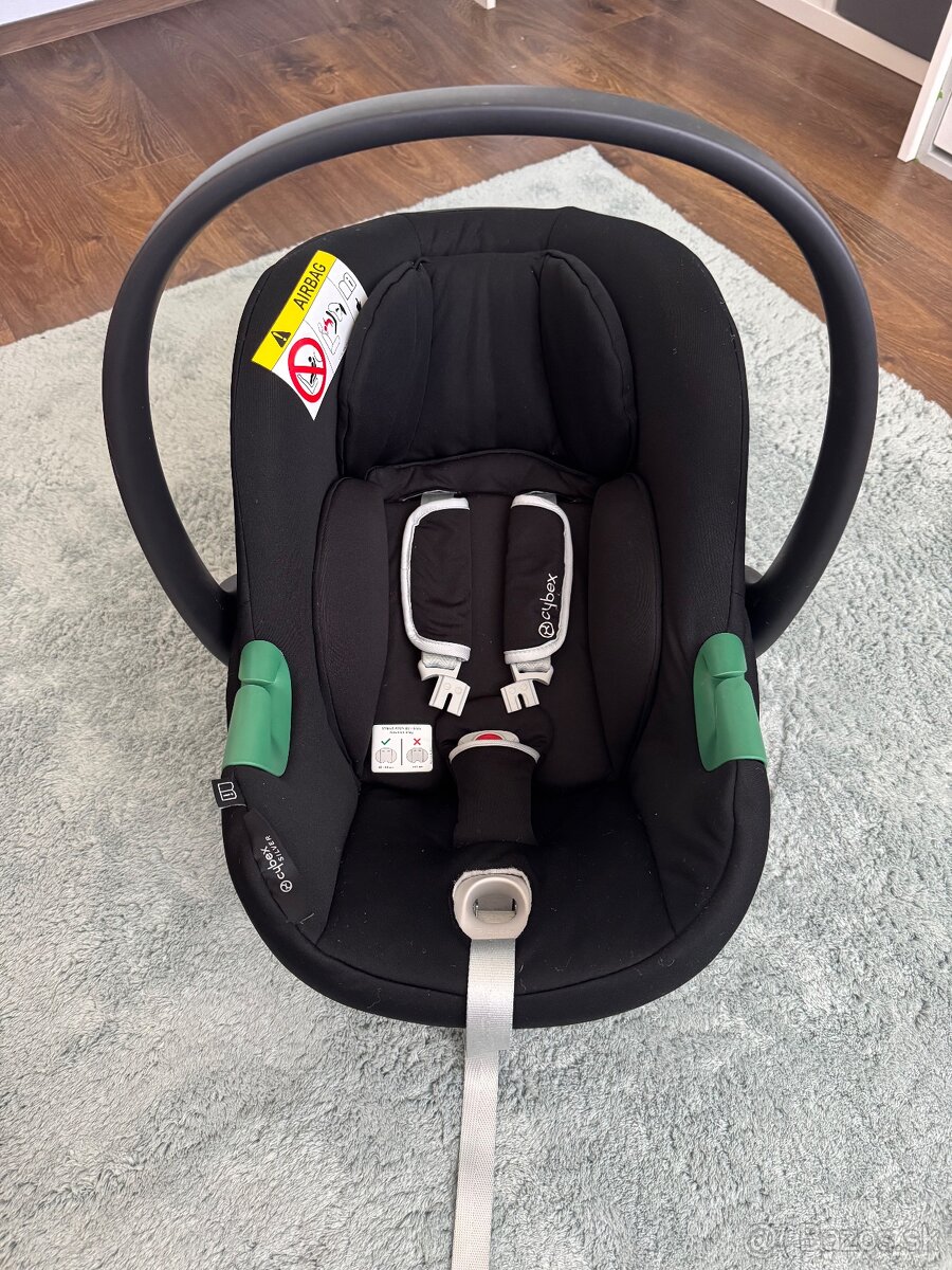 Vajíčko so základňou Cybex aton b2