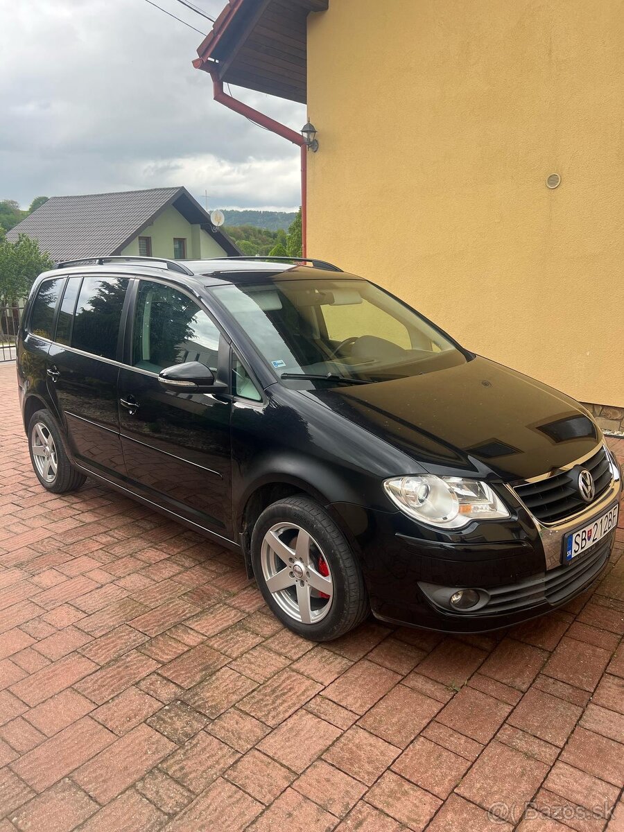 Volkswagen Touran 1.9 TDI DSG – 7 miestny van