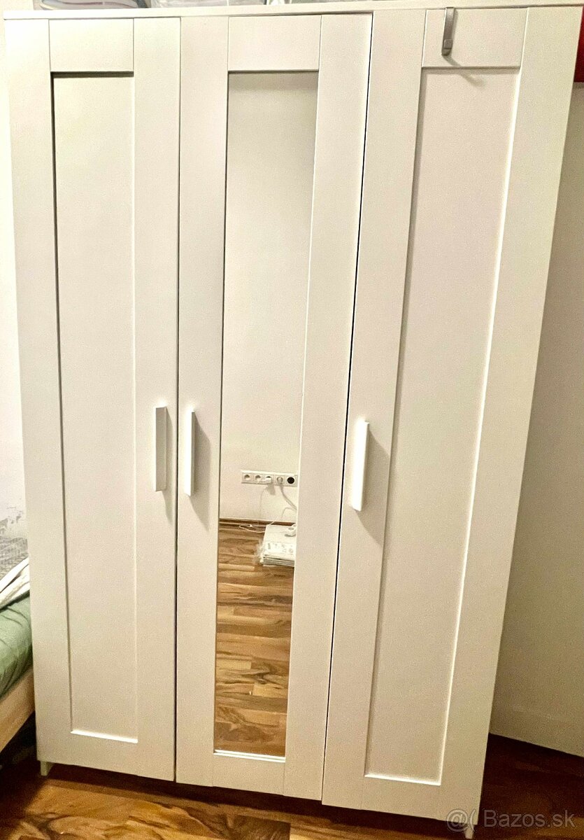 Skrine na predaj
