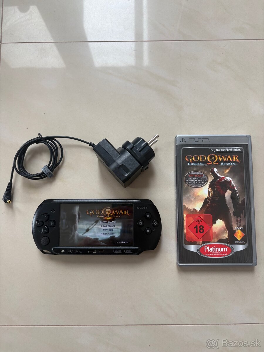 Playstation Portable (PSP) 1004-E Street + God Of War