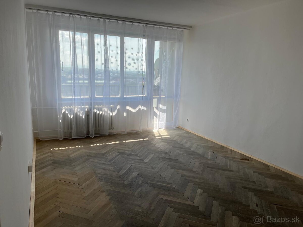 Byt - Nitra, Štúrova -  na predaj