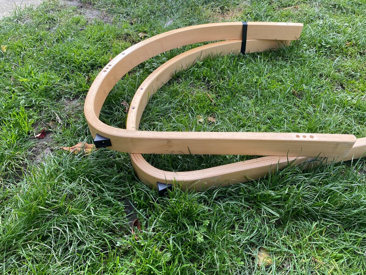 Opierky z retro kresla