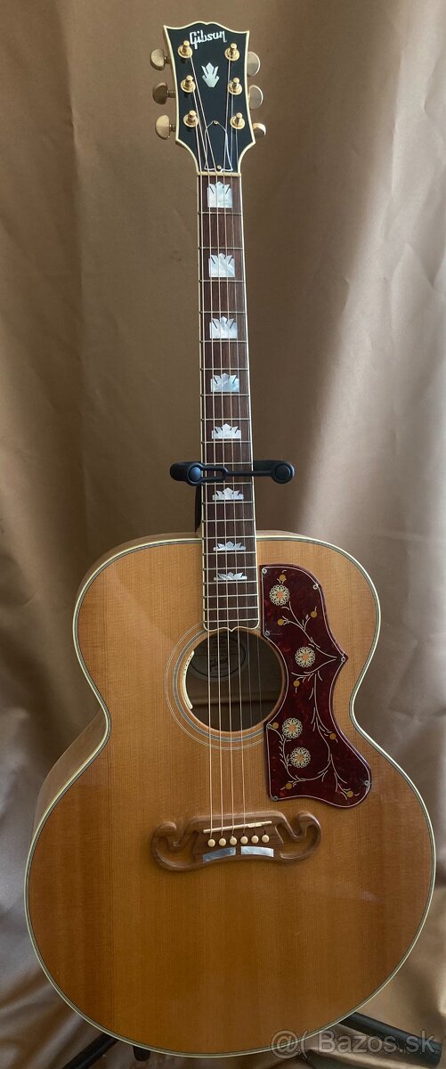 Gibson SJ-200 Standard - 6-strunová