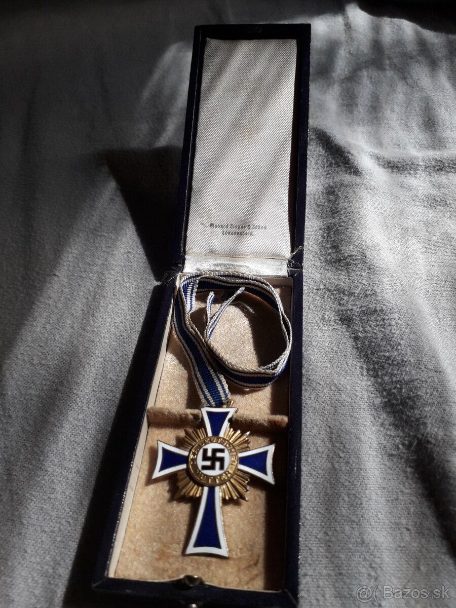 Mutterkreuz zlatý