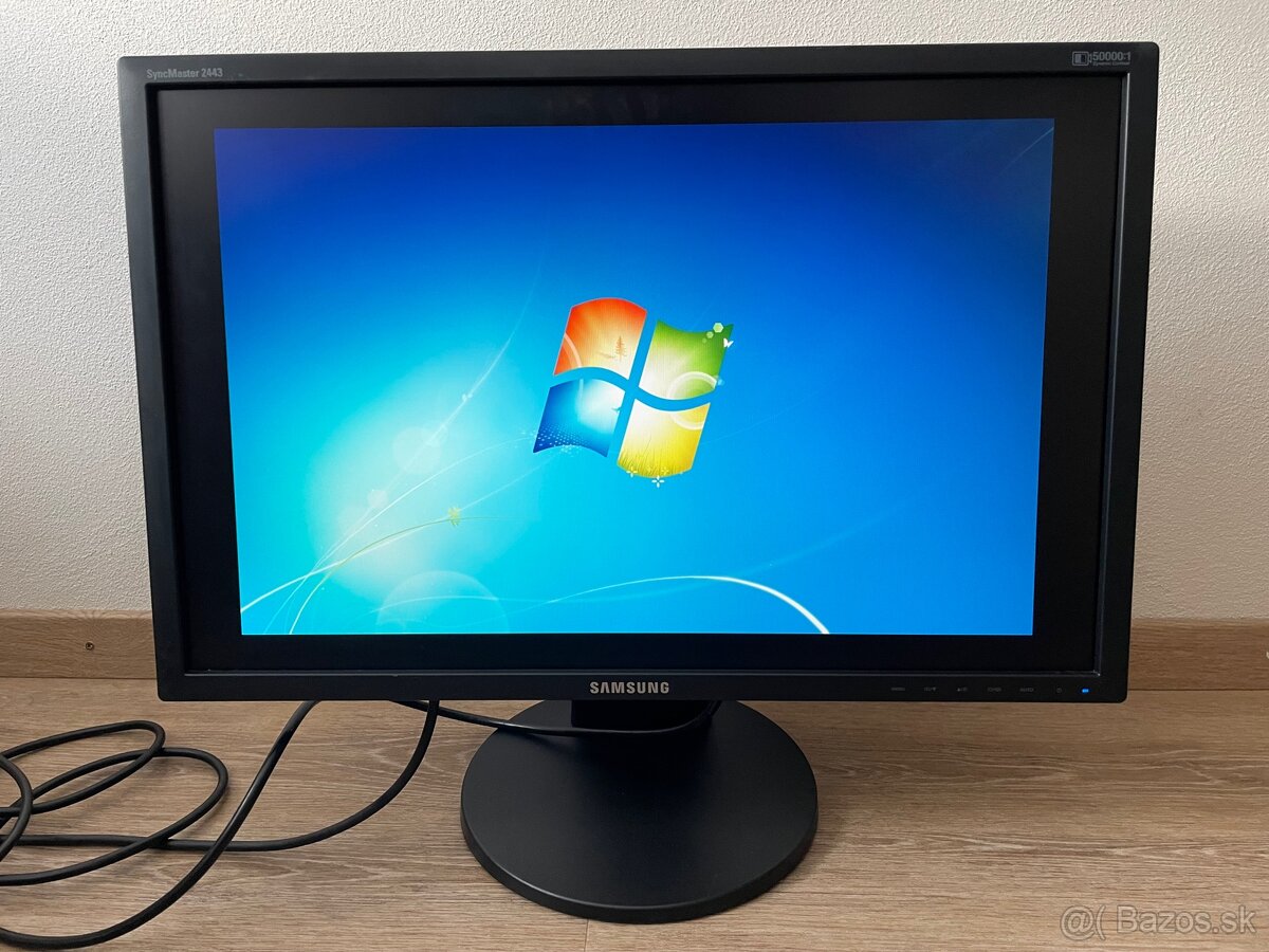 LCD Samsung 24”