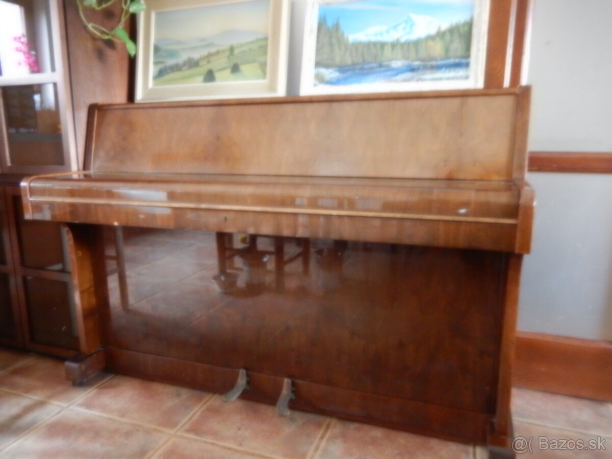 Klavír -pianino Rosler