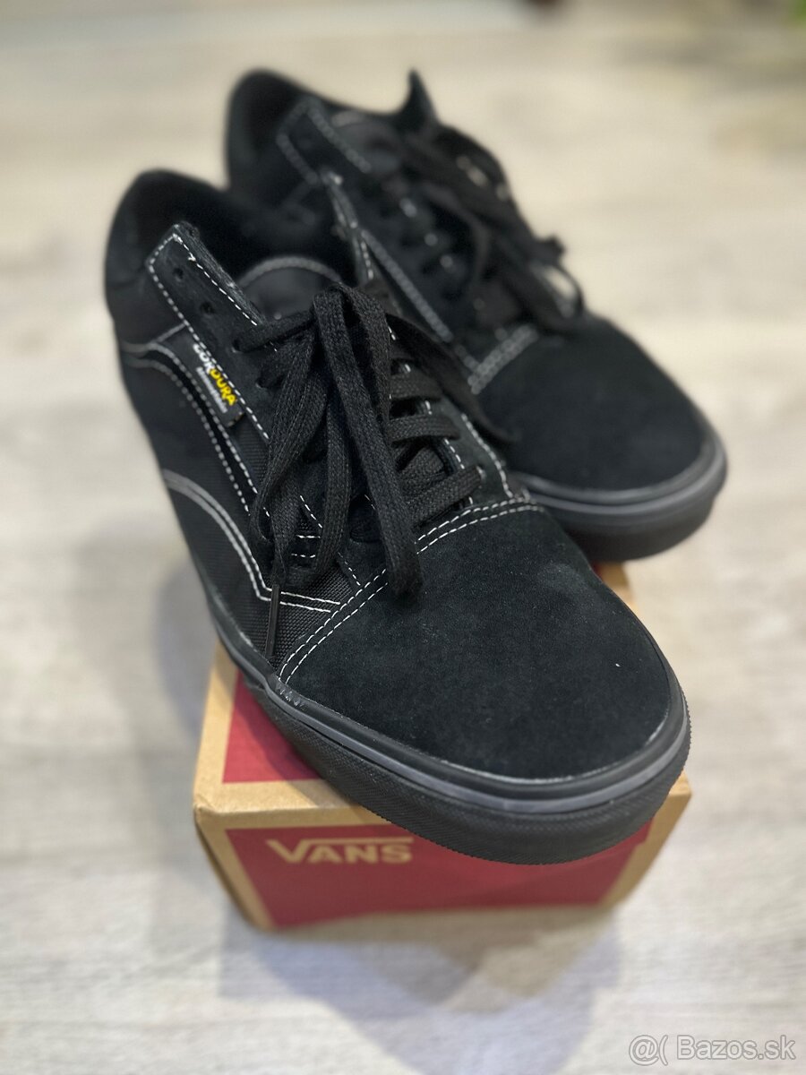 Topánky Vans čierne