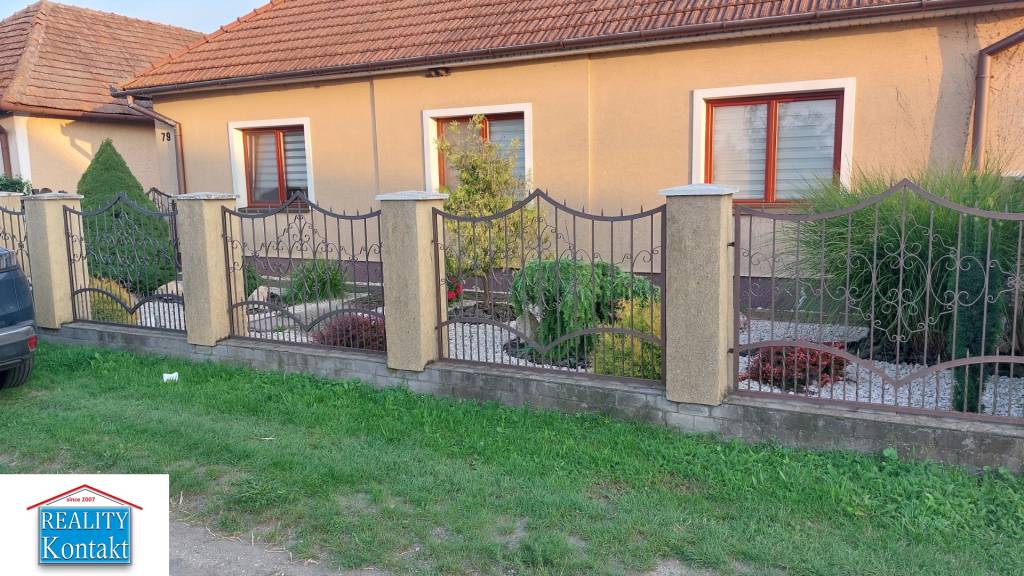NADŠTANDARDNÝ Rodinný dom na predaj Bánov 5+1 + pozemok 4162