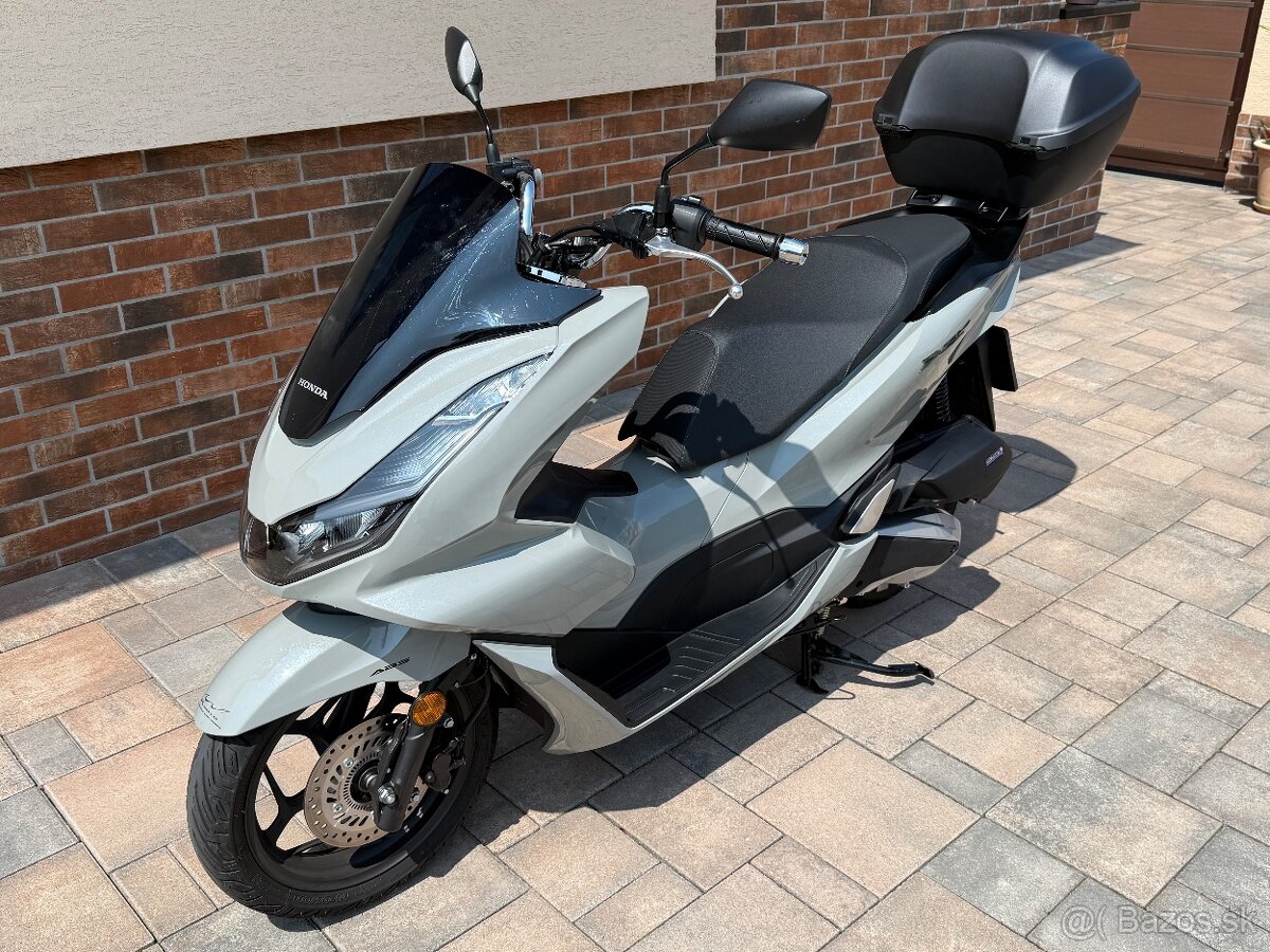 HONDA PCX 125 r.v. 07/2024, 766km, v záruke