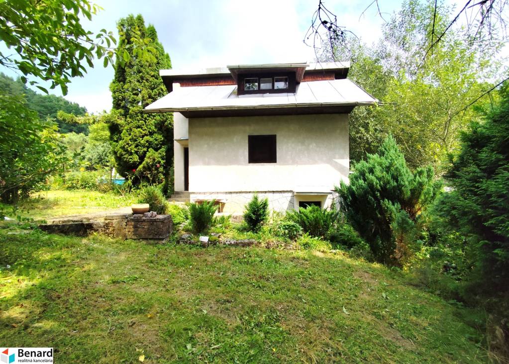 MUROVANÁ CHATA SO ZÁHRADOU 586 m2, Bardejov