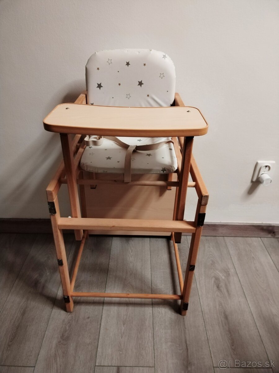 Detská stolička na krmenie
