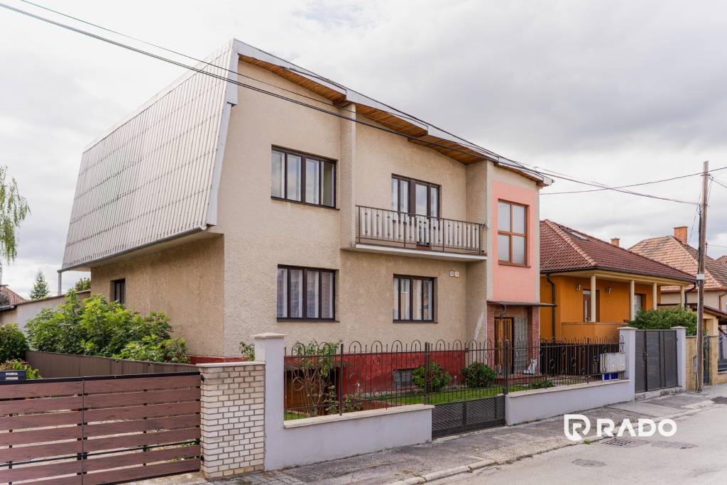 RADO | Dvojgeneračný dom v TOP lokalite ul. Kpt. Jaroša, Tre
