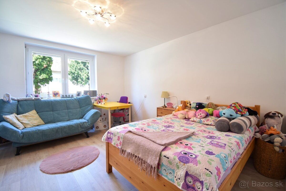 Predaj 4 izbového rod. domu Zavar vo vyhľadávanej lokalite.