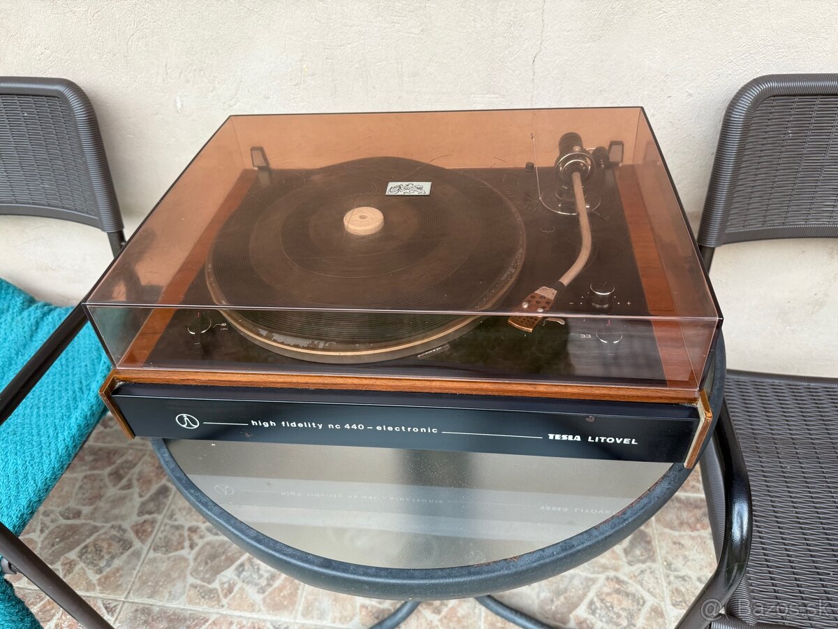 Predam gramofon Tesla NC 440 hi fi