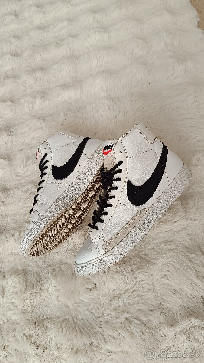 Členkové kožené tenisky Nike Blazer Mid 77 Vintage 36