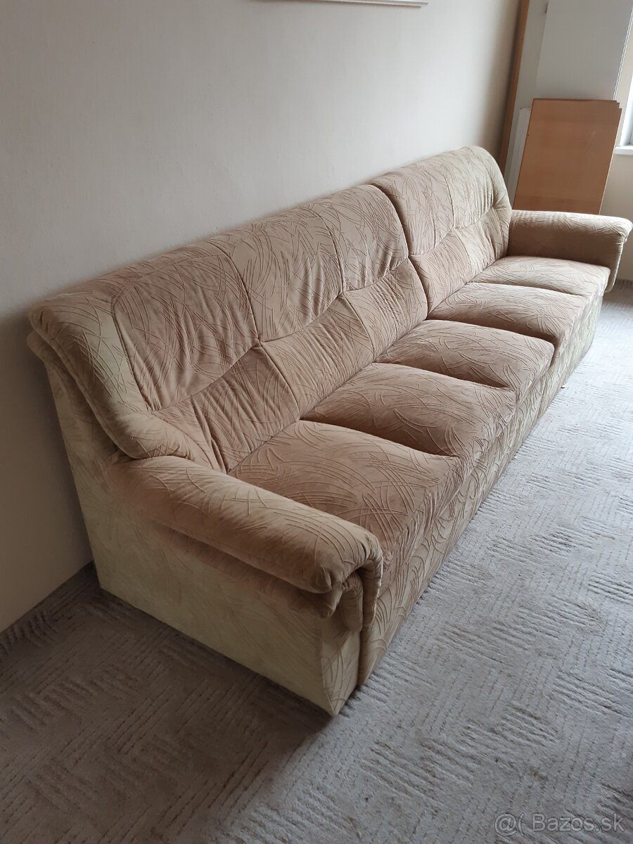 Rozkladacia sedacka s kreslami