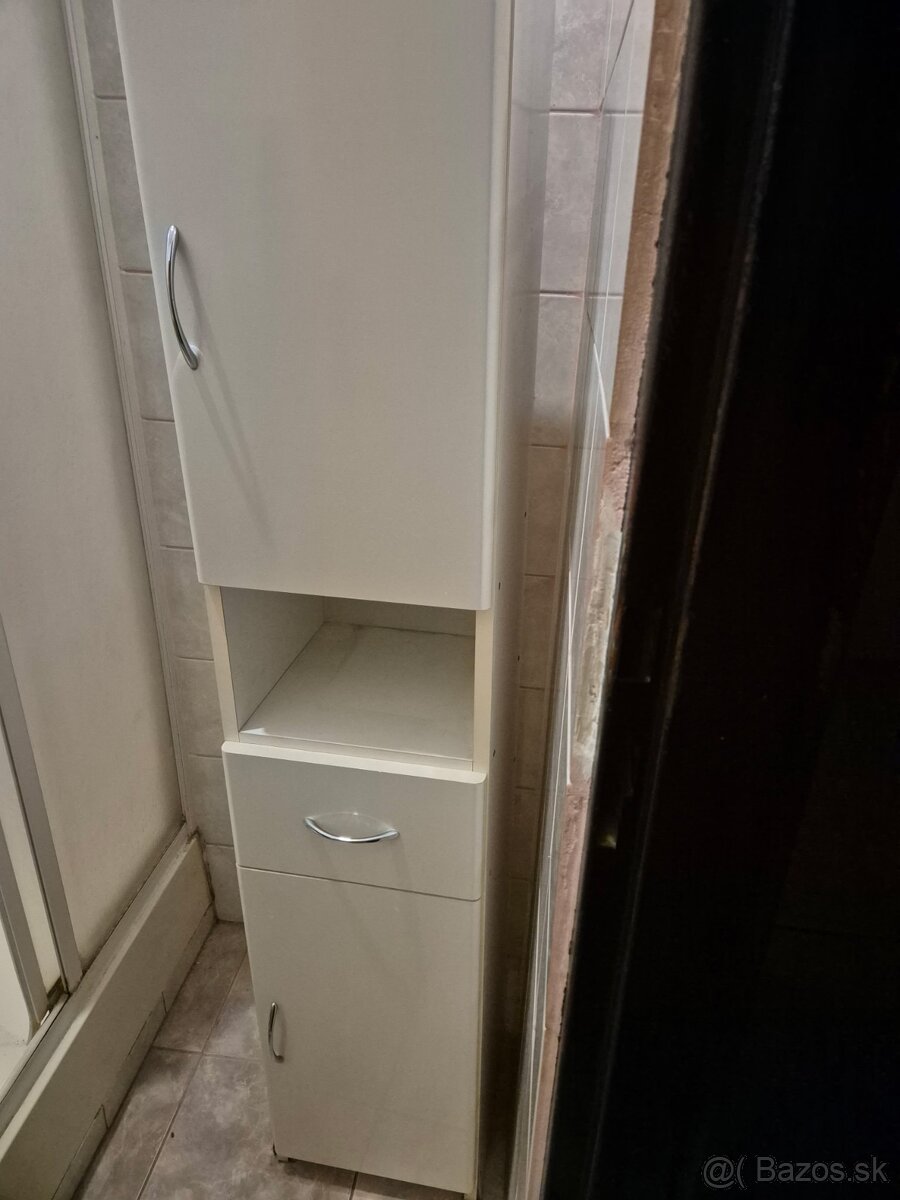 Kúpeľňova skrinka