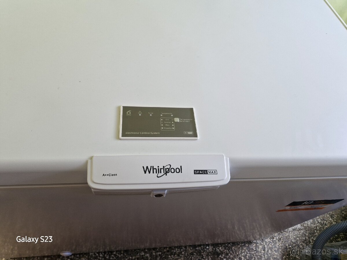 Mraziak Whirpool
