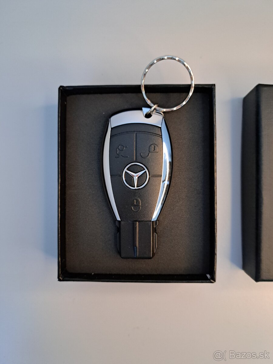 MERCEDES BENZ - USB kľúč / prívesok