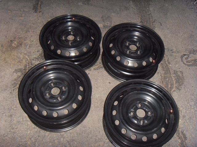 R15 4x100 plechové disky YARIS