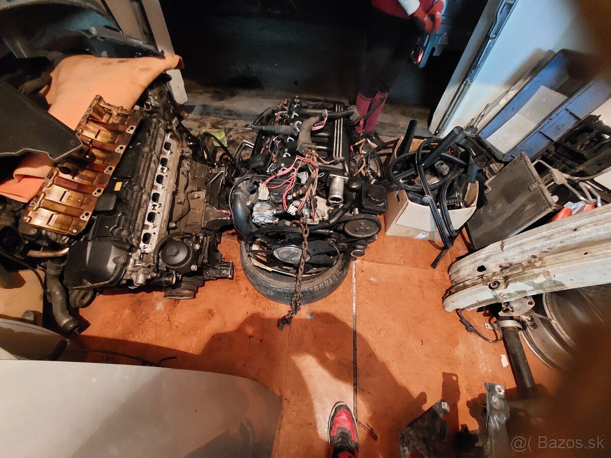 Predám motor m54b25