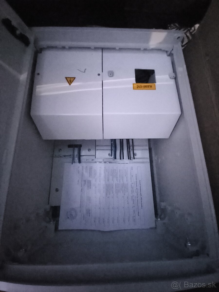 Elektrická skříňka  riozvadzac na elektromer