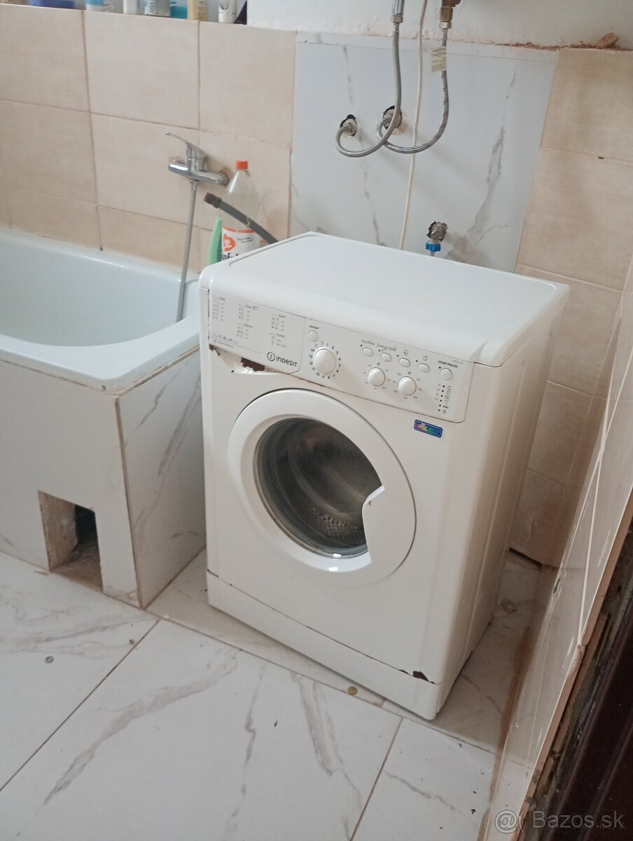 Predám automatickú práčku značky INDESIT