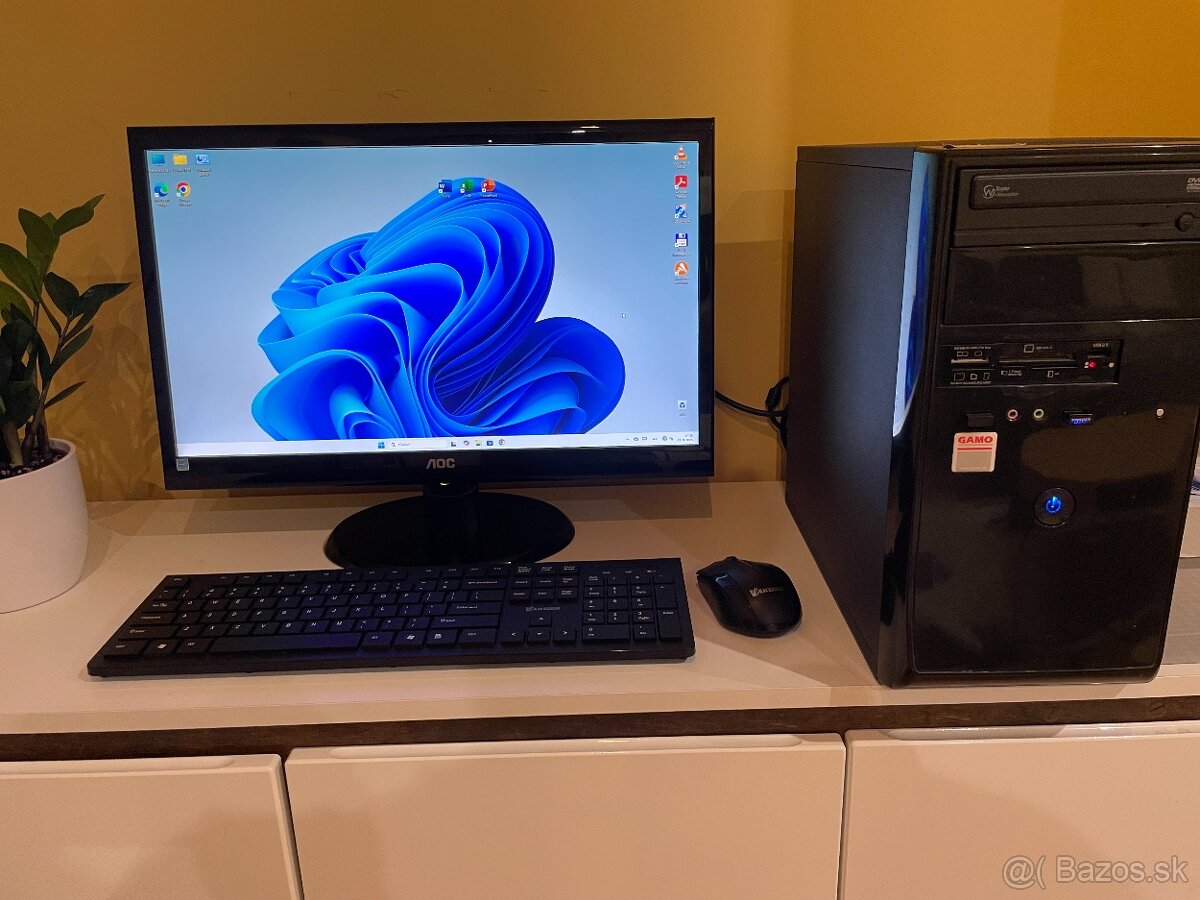 PREDÁM KOMPLETNE INOVOVANÝ PC + MONITOR + WEBKAMERA + INÉ