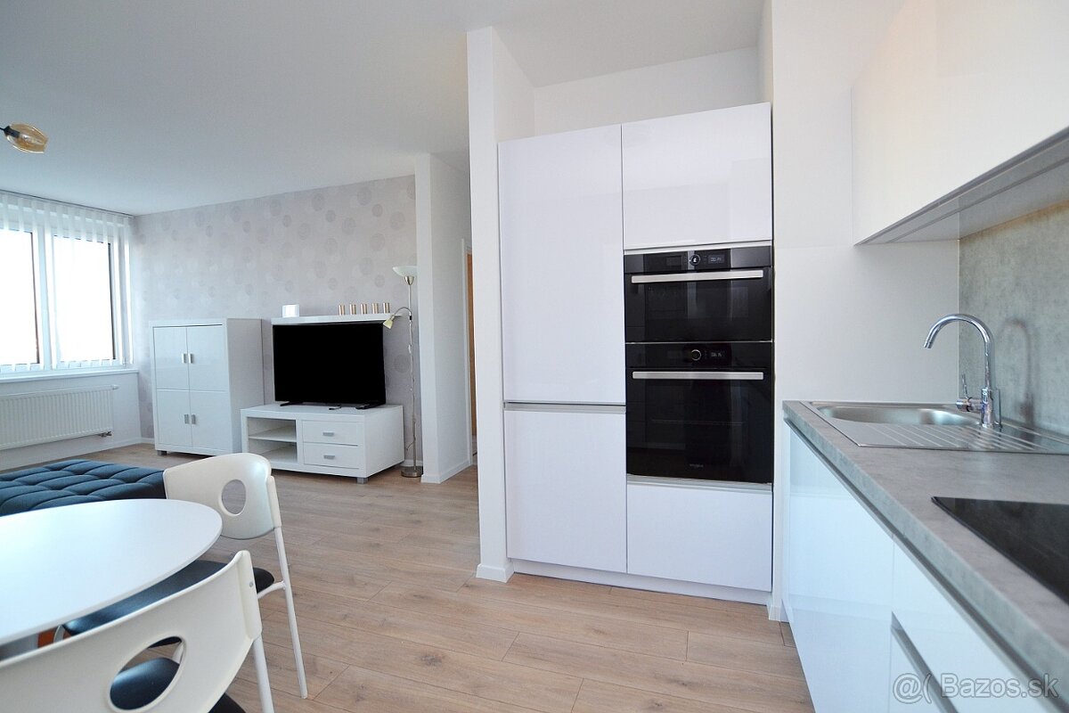 NA PRENÁJOM | 2 izbový byt s parkovaním, KARPATSKÁ RESIDENCE