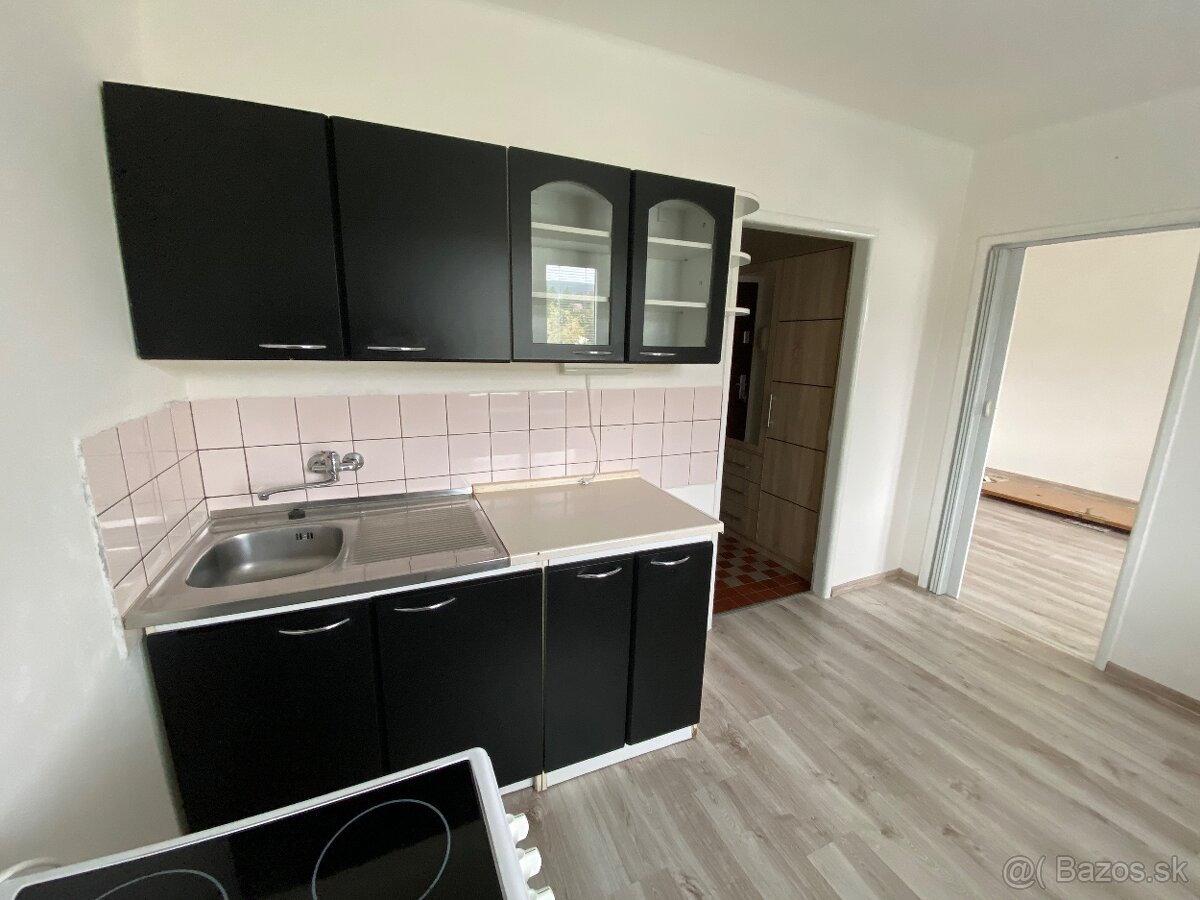 RK EXPRES- na predaj 1 izbový byt v Handlovej.