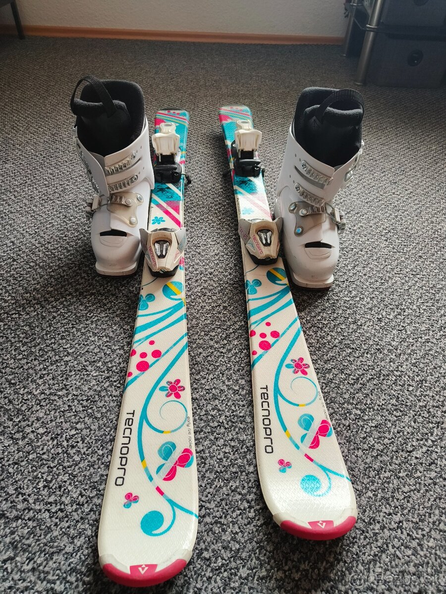 Dievčenský lyžiarsky set : lyže 110, lyžiarky 22-22,5