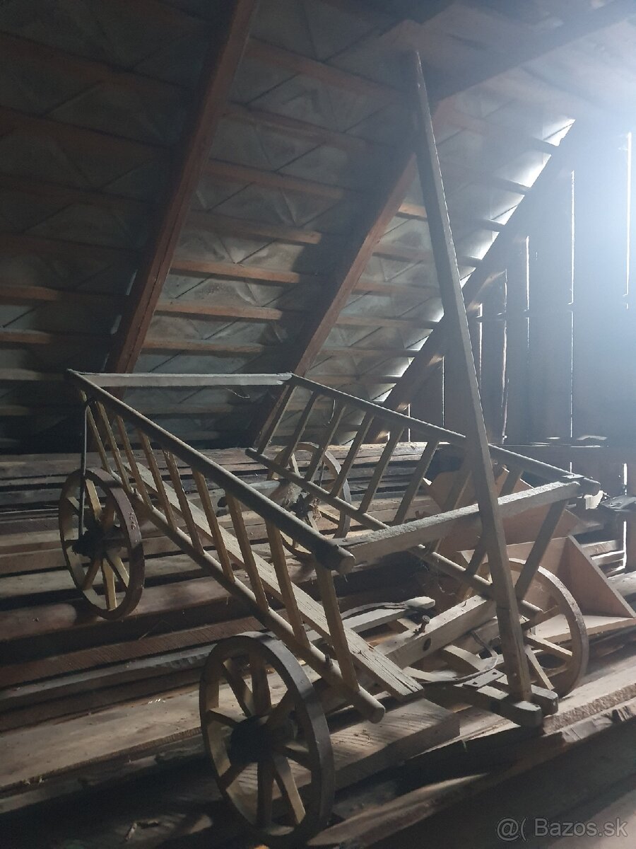 Predam maly dreveny voz rebrináčik.