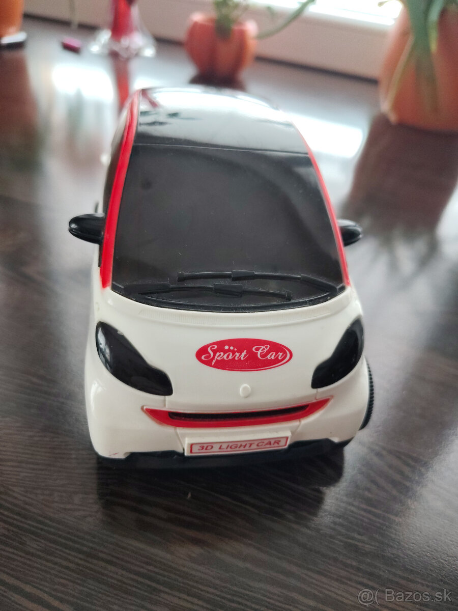 Predám autíčko na batérie