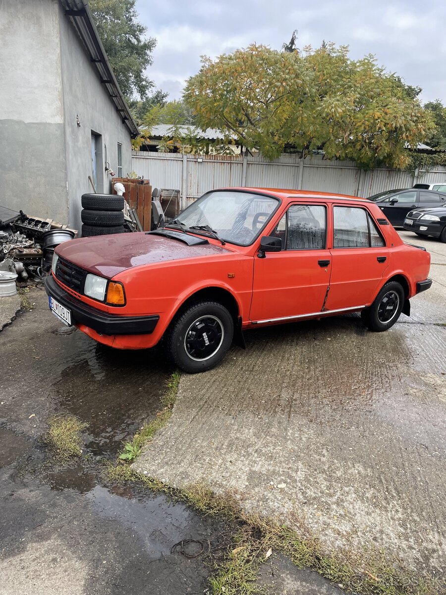 Škoda 120
