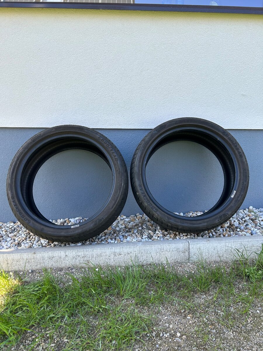 Goodyear 225/40 R19