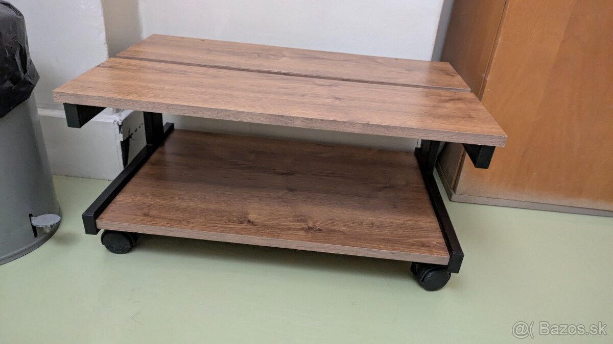 Stolík na kolieskach