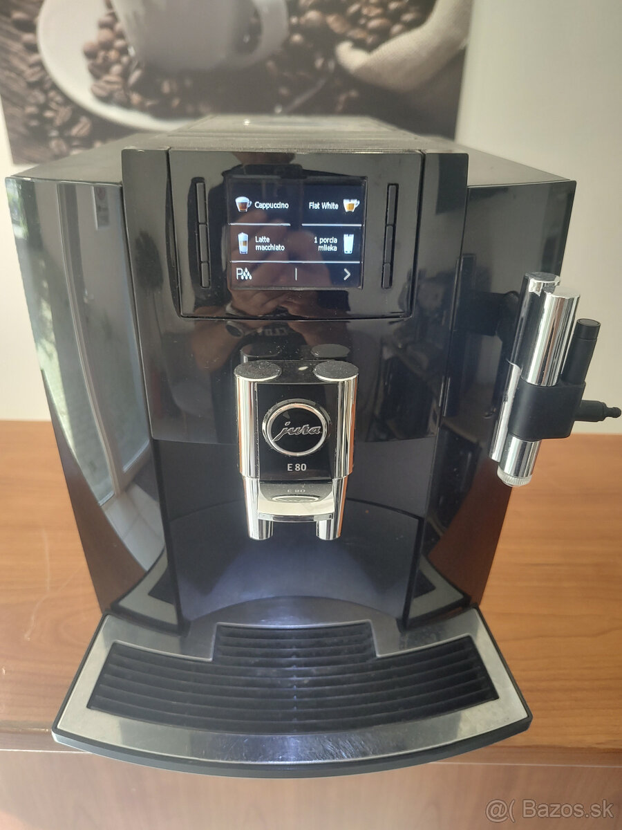 Automatický kávovar Jura E80