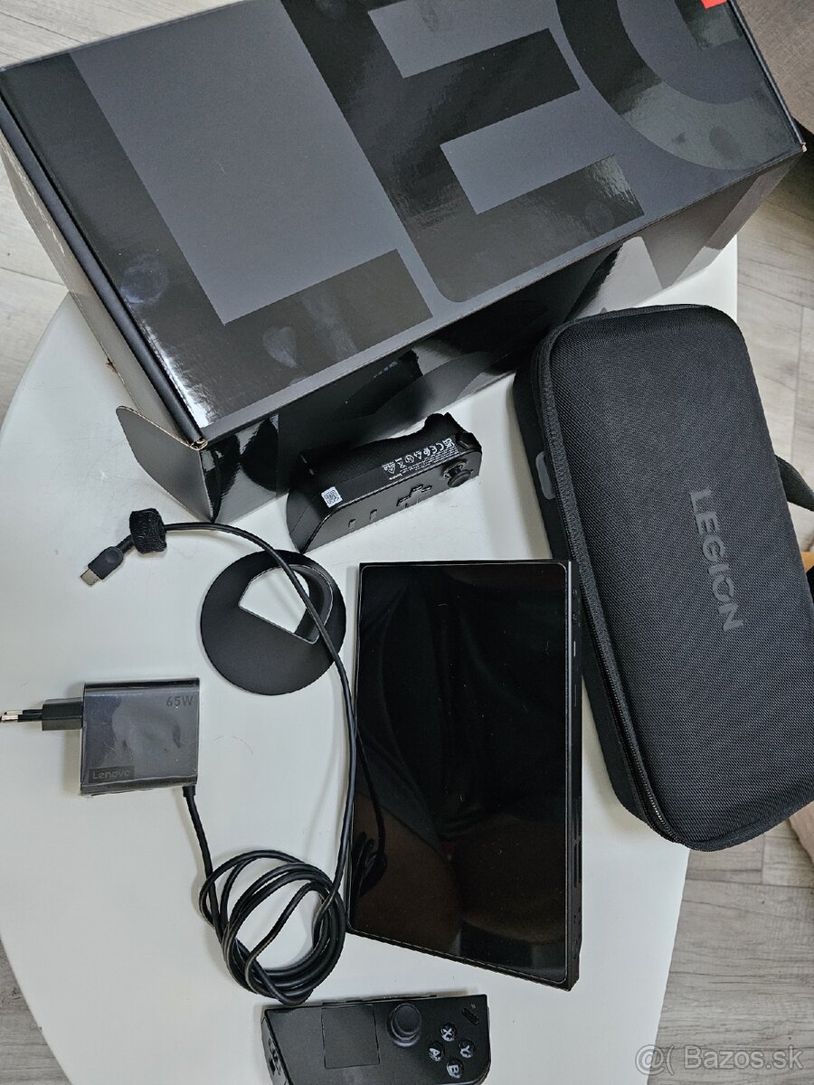 Predám Lenovo Legion Go – Z1 Extreme, 2 TB SSD