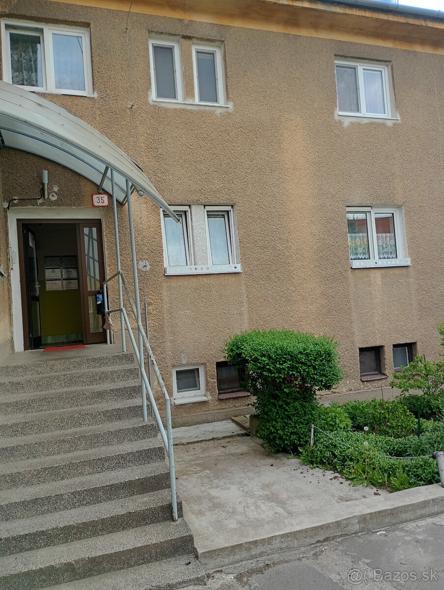 Prenájom 3-izb. byt Handlová