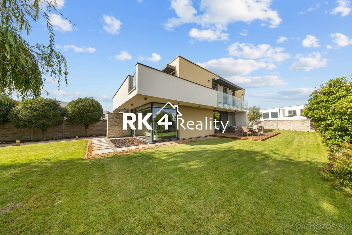 RK4 - Súkromná vila - dvojgaráž, 2 terasy (80 m²), pozemok