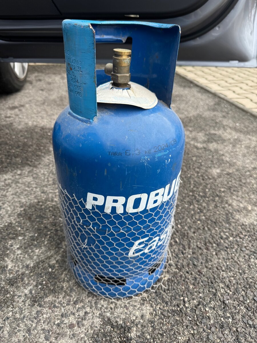 Predám plnú (zaplombovanú) 5l propanbutánovú fľašu