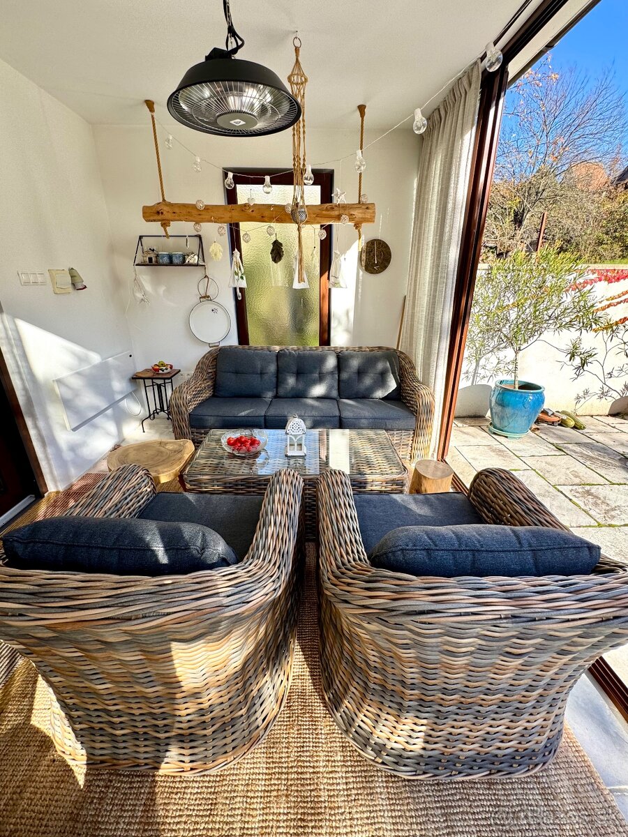 Predám krásnu ratanovú sedaciu súpravu