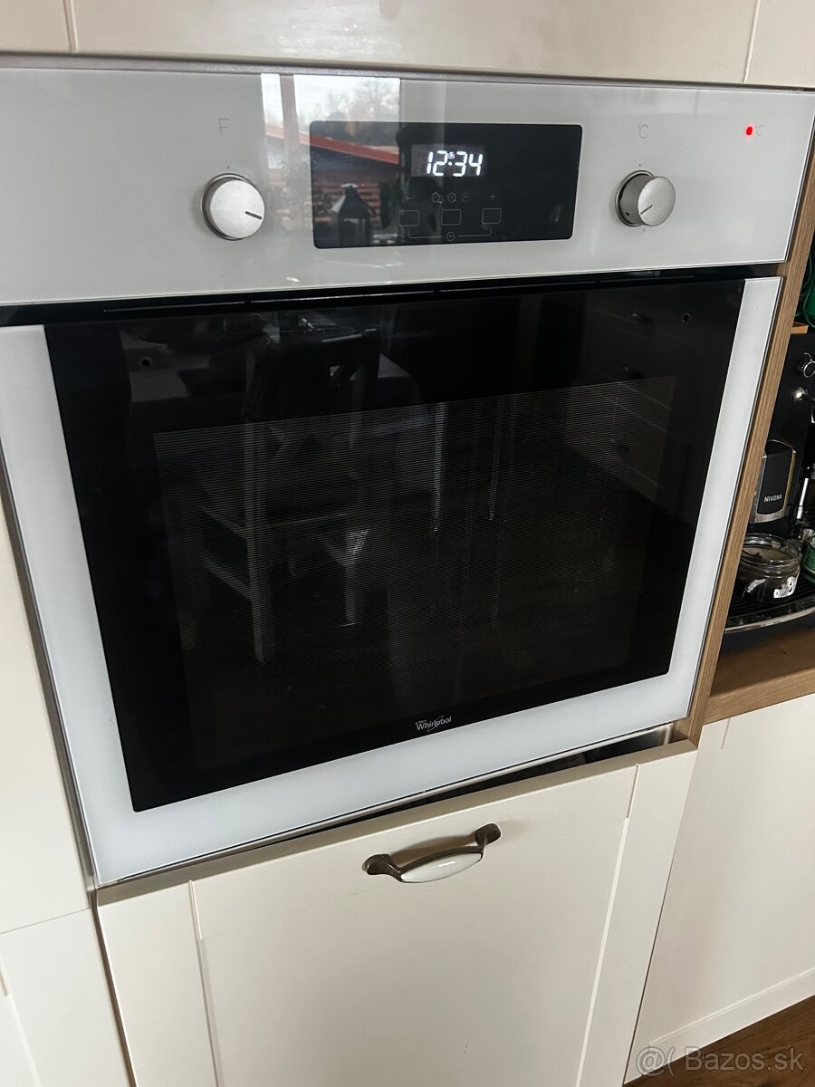 Vstavana teplovzdušná rúra