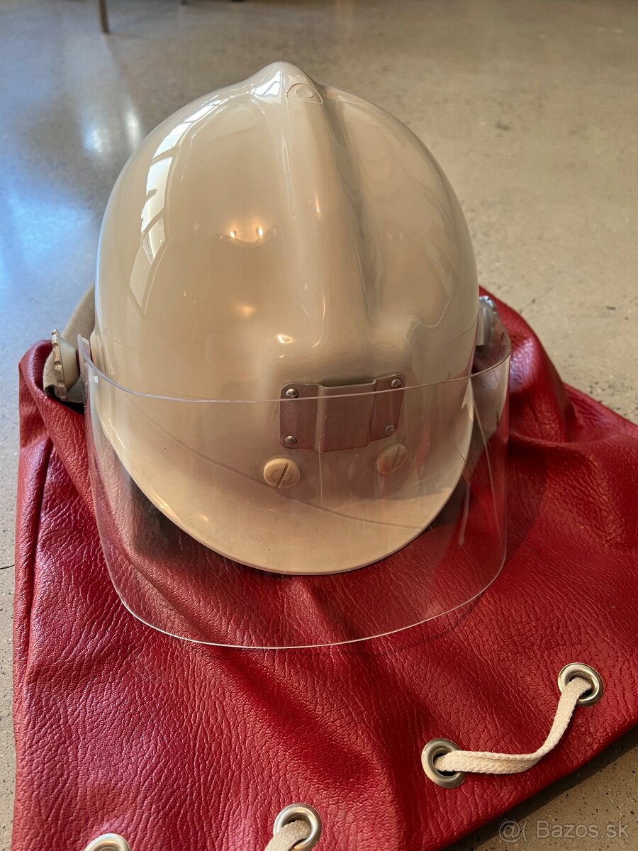 Hasičská prilba