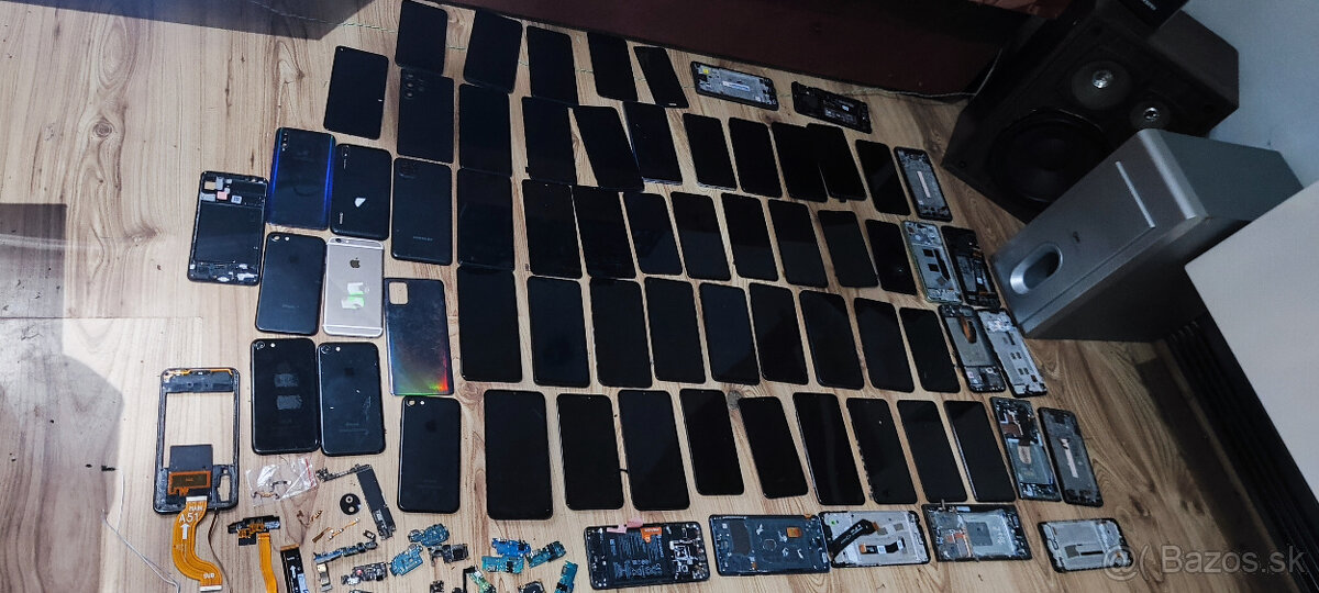 predám rôzne  displeje a baterie  iphone Samsung Huawei