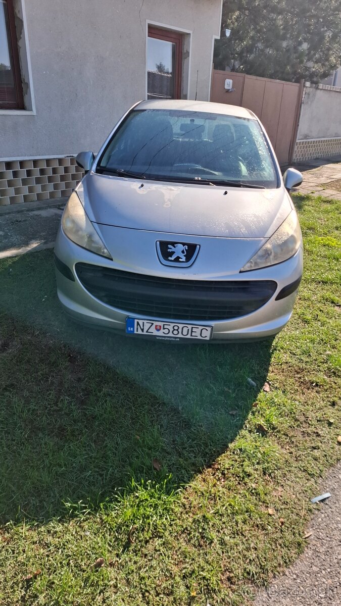 Predam peugeot 207 1.4 16v benzin