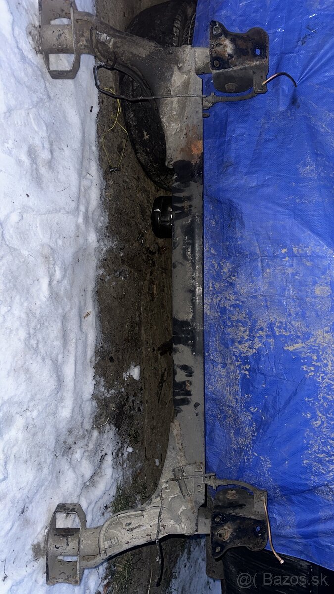 Predám zadnú nápravu so stabikom