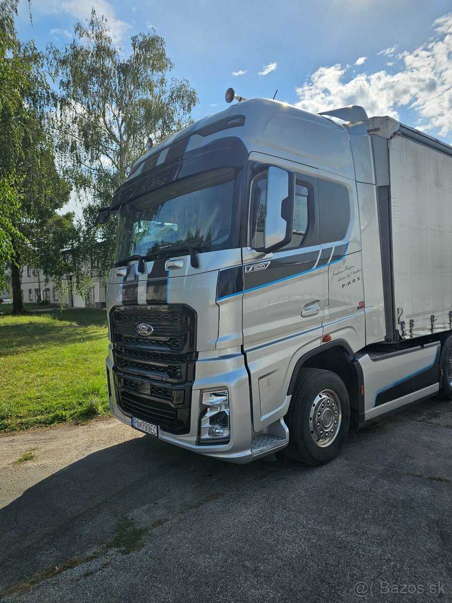 Primem vodica kamionu