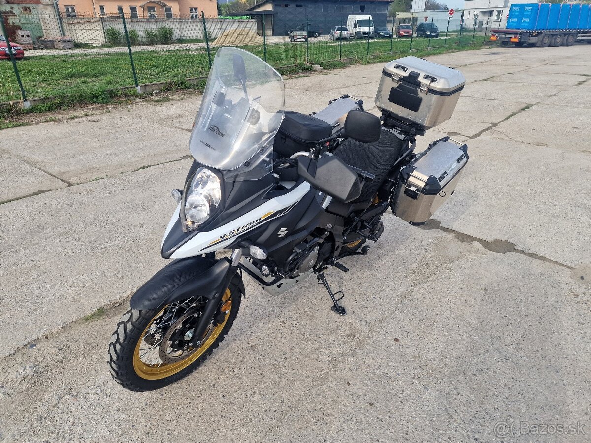 Suzuki V-STROM model 2023 - 645cm3 52kw